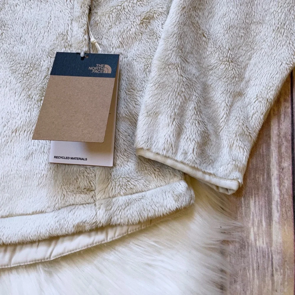 The North Face Women’s Osito Quarter Zip Vintage White Pullover - Picture 4 of 7